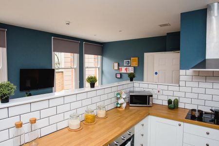 5 bedroom flat to rent - Photo 4