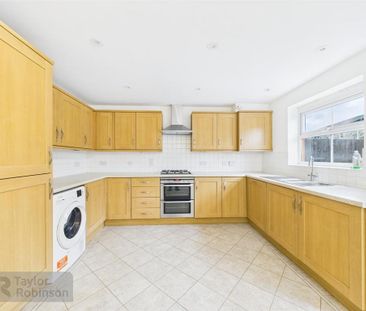 4 bedroom terraced house to rent - Photo 6