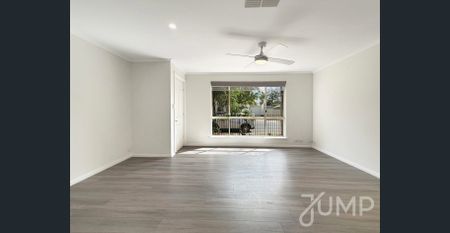 Stylish Two-Bedroom Stunner - Renovated & Ready to Enjoy! - Photo 3