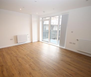 1 bedroom Apartment to let - Photo 5