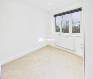 Edgwarebury Lane, HA8 8QL - Photo 5