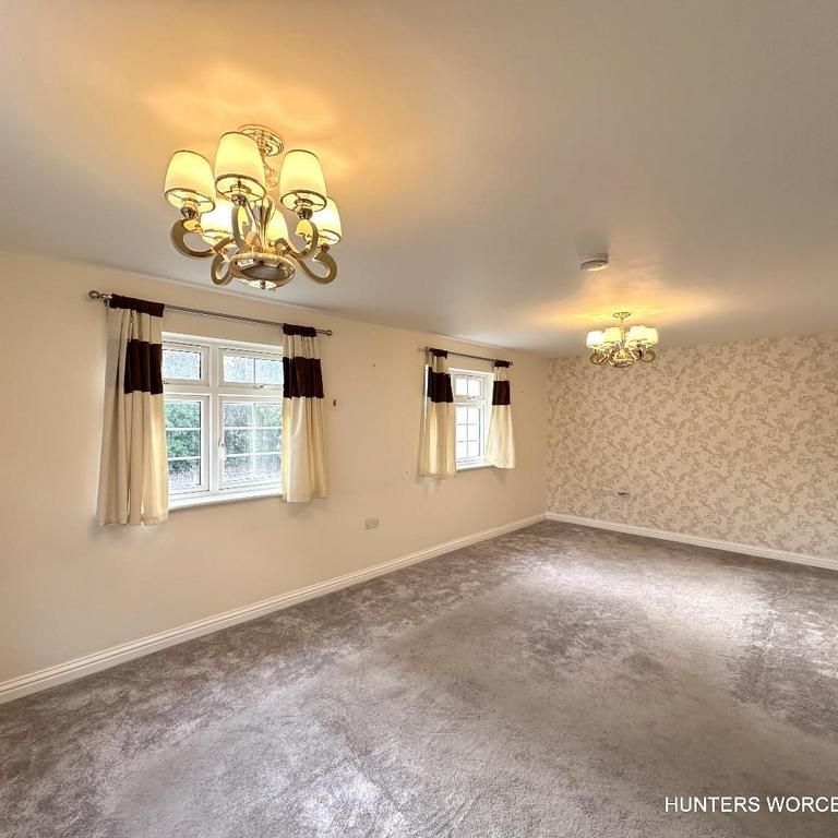 4 bedroom detached bungalow to rent - Photo 1
