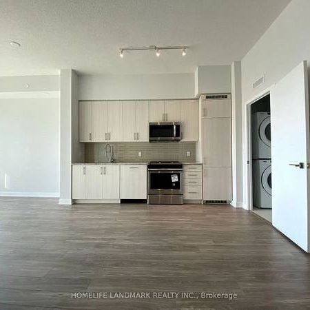 Burnhamthorpe/Parkside Village-Spacious Modern 1Bdrm+Den 1Bath&Parking - Photo 3