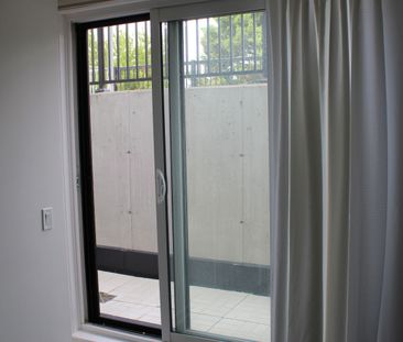 For Lease - 6 Steckley House Lane Unit# 313, Richmond Hill, Ontario - Photo 2