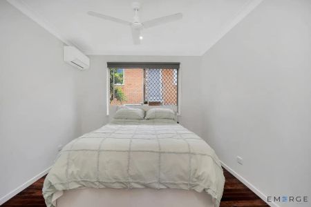 “Renovated Unit with Private Courtyard” - Photo 3