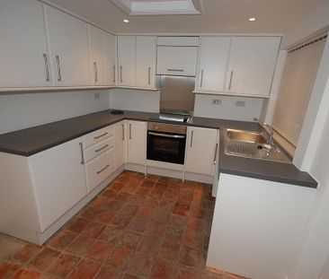 3 bedroom detached house to rent - Photo 6