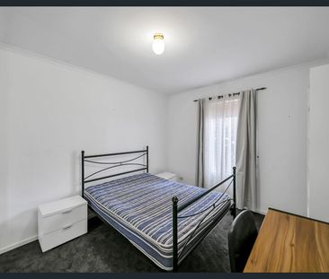 Fully Furnished Stylish Apartment in Heart of CBD - Photo 5