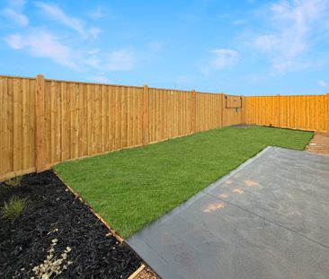 41 Urquhart Road, Tarneit - Photo 1