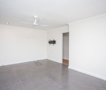 Spacious family home in Greenwood - Photo 3
