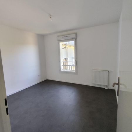 T2 avec parking et balcon - Photo 4