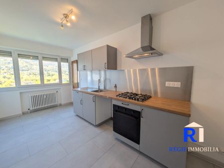 Location Appartement 4 pièces 87m² ECHIROLLES 38130 - Photo 3