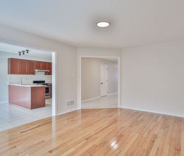 For Lease - 168 Wainscot Avenue Unit# Main, Newmarket, Ontario - Photo 2