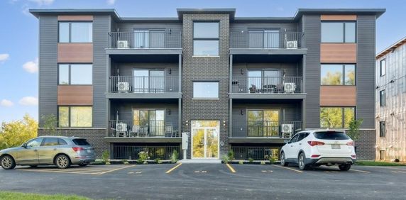 PROMO 1 mois gratuit! Beau 5 1/2 neuf ! Dispo maintenant; Huntingdon - Photo 2