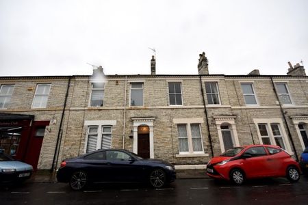 6 Bed - Clayton Park Square, Jesmond - Photo 4