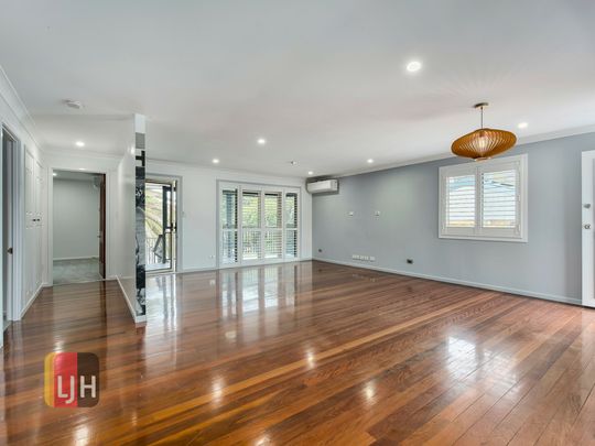 SPACIOUS, AIR CONDITIONED HOME CLOSE TO EVERYTHING - Photo 1