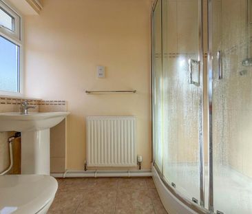 3 bedroom detached house to rent - Photo 2