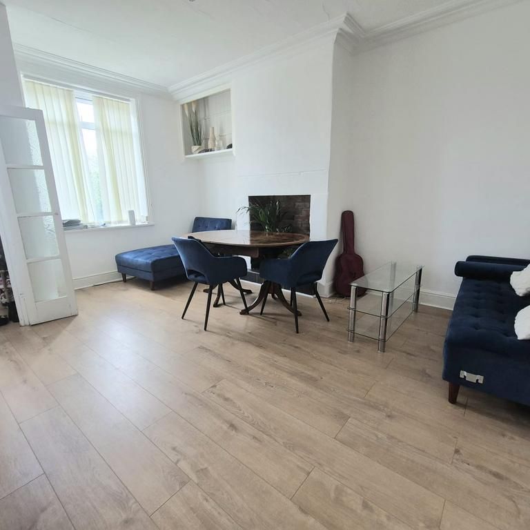 2 bedroom terraced house to rent - Photo 1