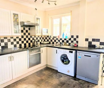 3 bedroom detached house to rent - Photo 5