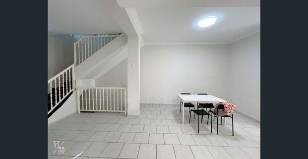 Spacious 3-Bedroom Furnished Duplex in Kingsford | Walk to UNSW | Prime Location! CONFIRM THE LEASE TERM IN ADVANCE! - Photo 1