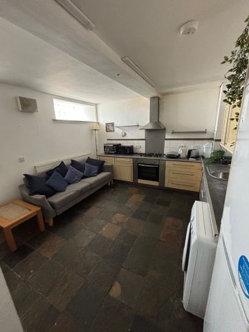 Room in a Shared Flat, Gardner's Crescent, EH3 - Photo 3