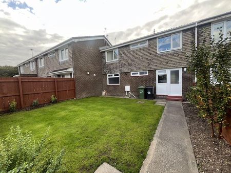 2 bedroom ground floor flat to rent - Photo 5