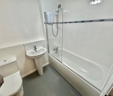 Short Stairs - Photo 3