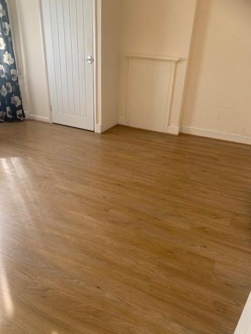 5 bedroom detached house to rent - Photo 2