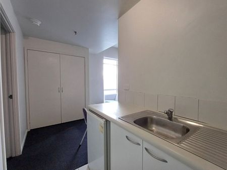 Furnished 2-Bedroom 1 Bath Apartment - Your Perfect Urban Sanctuary! - Photo 2