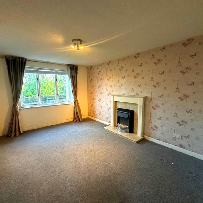 2 bedroom Flat To Let - Photo 1