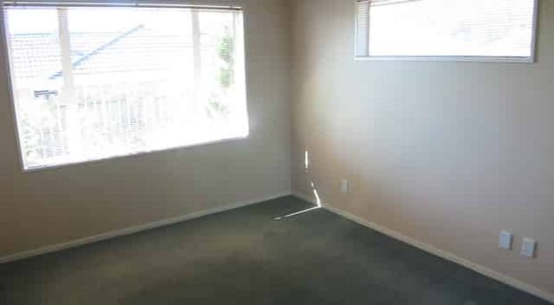 *** TIDY THREE BEDROOM HOUSE *** - Photo 1