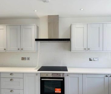 4 bedroom townhouse to rent - Photo 4