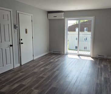 4 1/2 Rénové - Photo 3