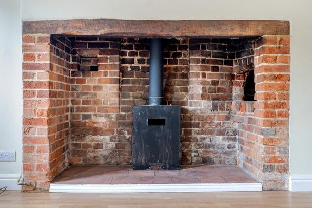 3 bedroom end of terrace house to rent - Photo 1