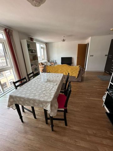 2 bedroom flat to rent - Photo 4