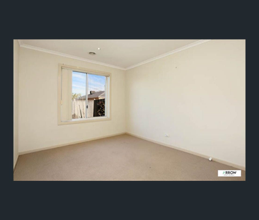 Spacious 3-Bedroom Family Home with Multiple Living Areas - Photo 5