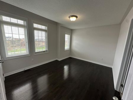 For Lease - 210 Bellchase Trail, Brampton, Ontario - Photo 2