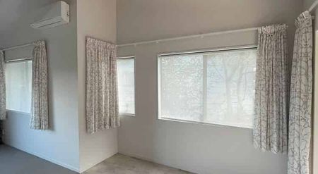 Sunny 3 bedroom in nice quiet surburb - Photo 2