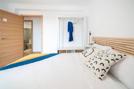 Avinguda del Primat Reig, Valencia, Valencian Community 46010 - Photo 2