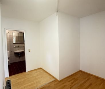 5-Zimmer-Wohnung mit FREIFLÄCHE in ruhiger Lage nahe dem Auhofcente... - Photo 6