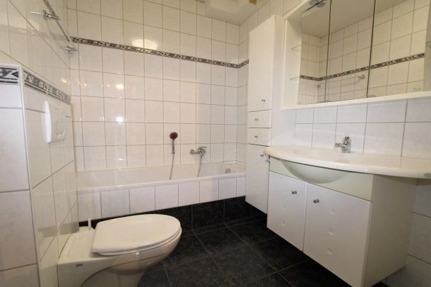 RUIM DUPLEX APPARTEMENT MET TERRAS EN AUTOSTAANPLAATS - Photo 1