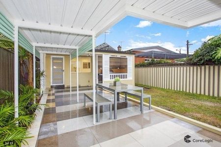 Family home in Prime Location - Photo 2