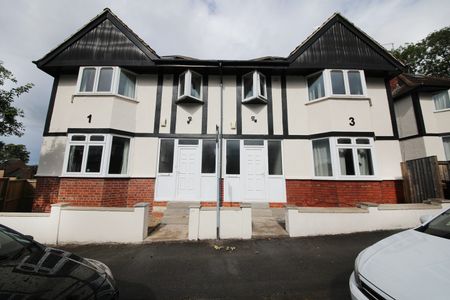 6 Bed Semi-Detached House, Rokeby Gardens, LS6 - Photo 4