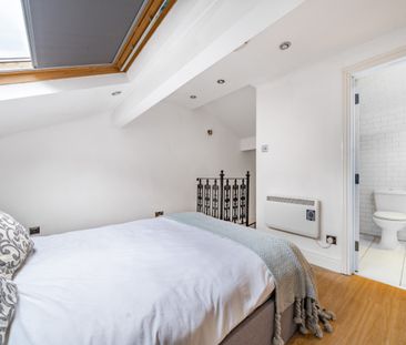 Salisbury Mews, London, SW6 - Photo 3