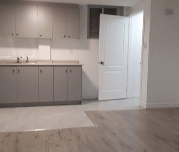 For Lease - 65 Canarvan Court, Brampton, Ontario - Photo 3