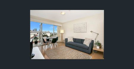 Fully Furnished Apartment With Knockout Harbour Views - Photo 5