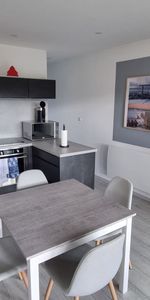 A LOUER APPARTEMENT T2 MEUBLÉ LES HOPITAUX NEUFS - Photo 3