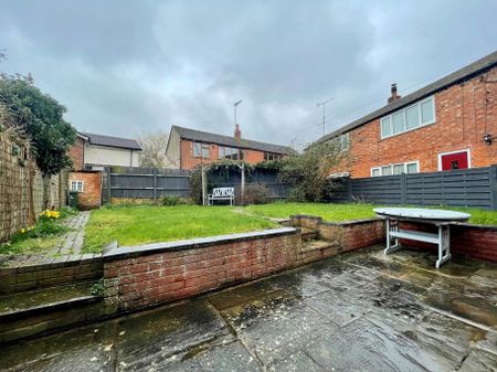 3 bedroom terraced house to rent - Photo 2