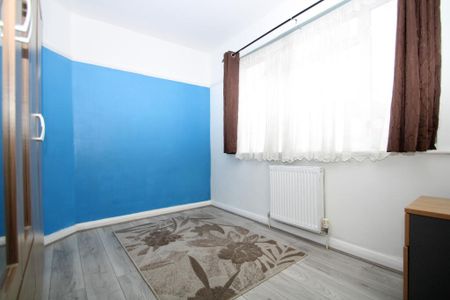 2 Bed Maisonette, Martin Crescent, CR0 - Photo 3