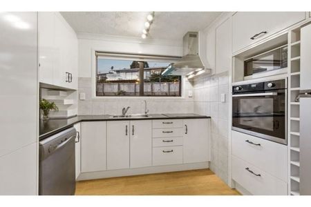 Masterbedroom - Panoramic Sea Views - Photo 3