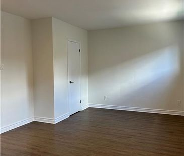108 CREIGHTON Road Unit# 14, Dundas, Ontario, L9H3C1 - Photo 1
